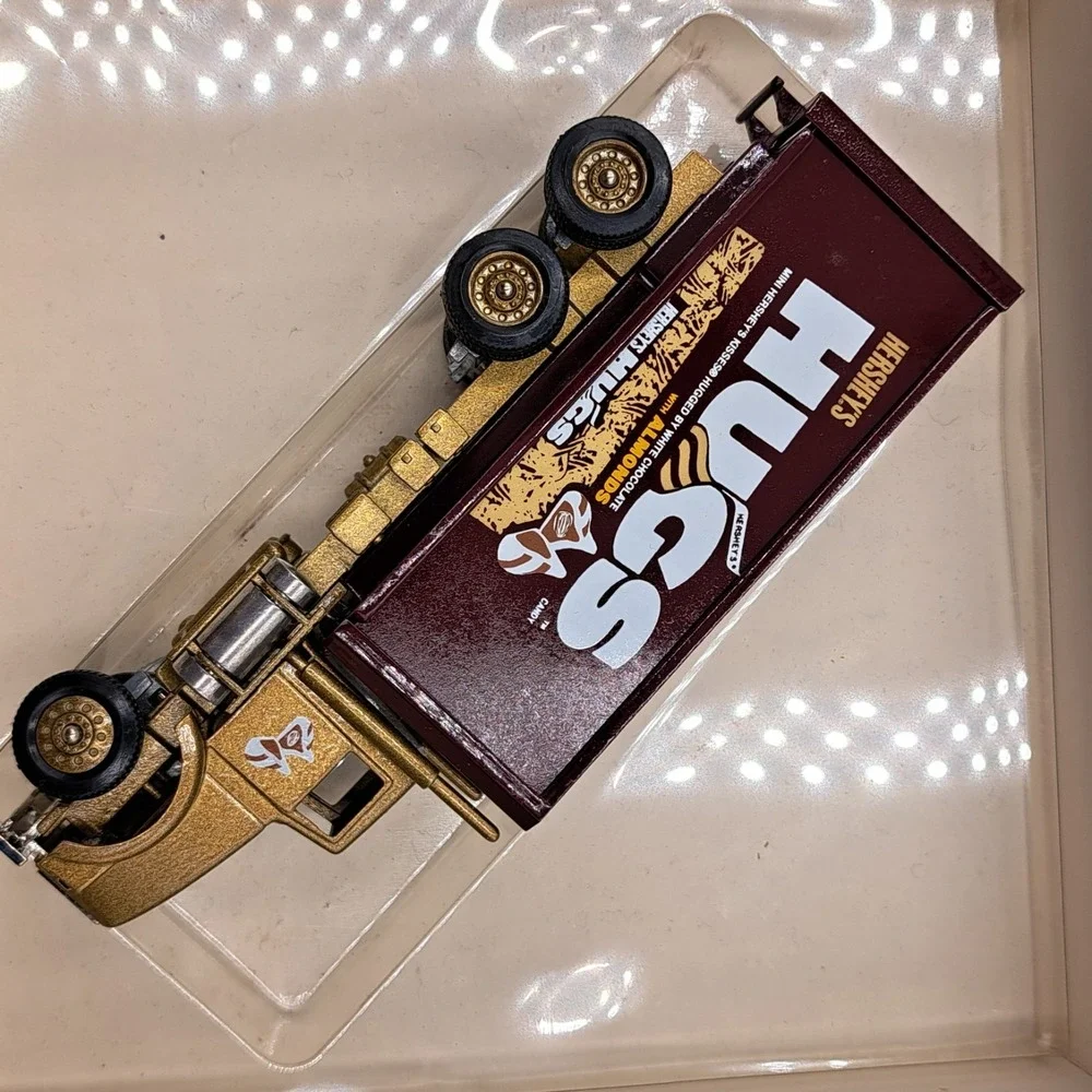 Vintage Hershey's Hugs Winross Truck Brown & Gold